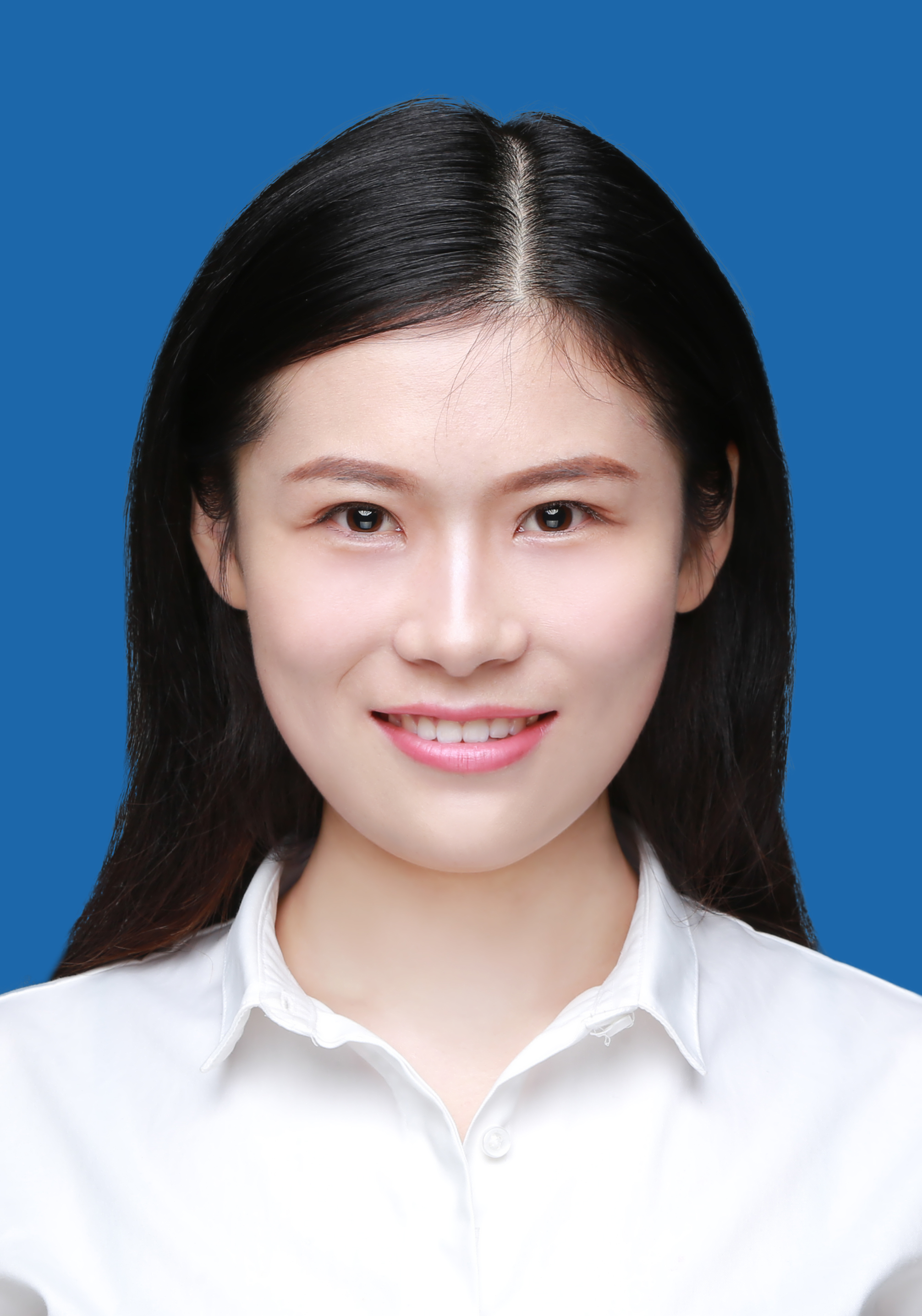 李雪.jpg 李雪.jpg